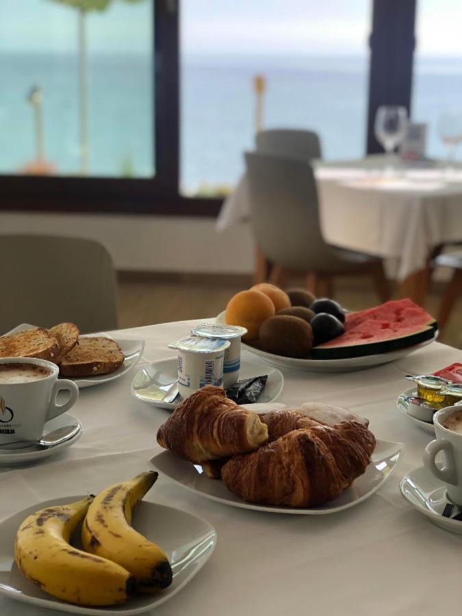 فندق هوتل ليوركا Platja de l’Almadrava المظهر الخارجي الصورة