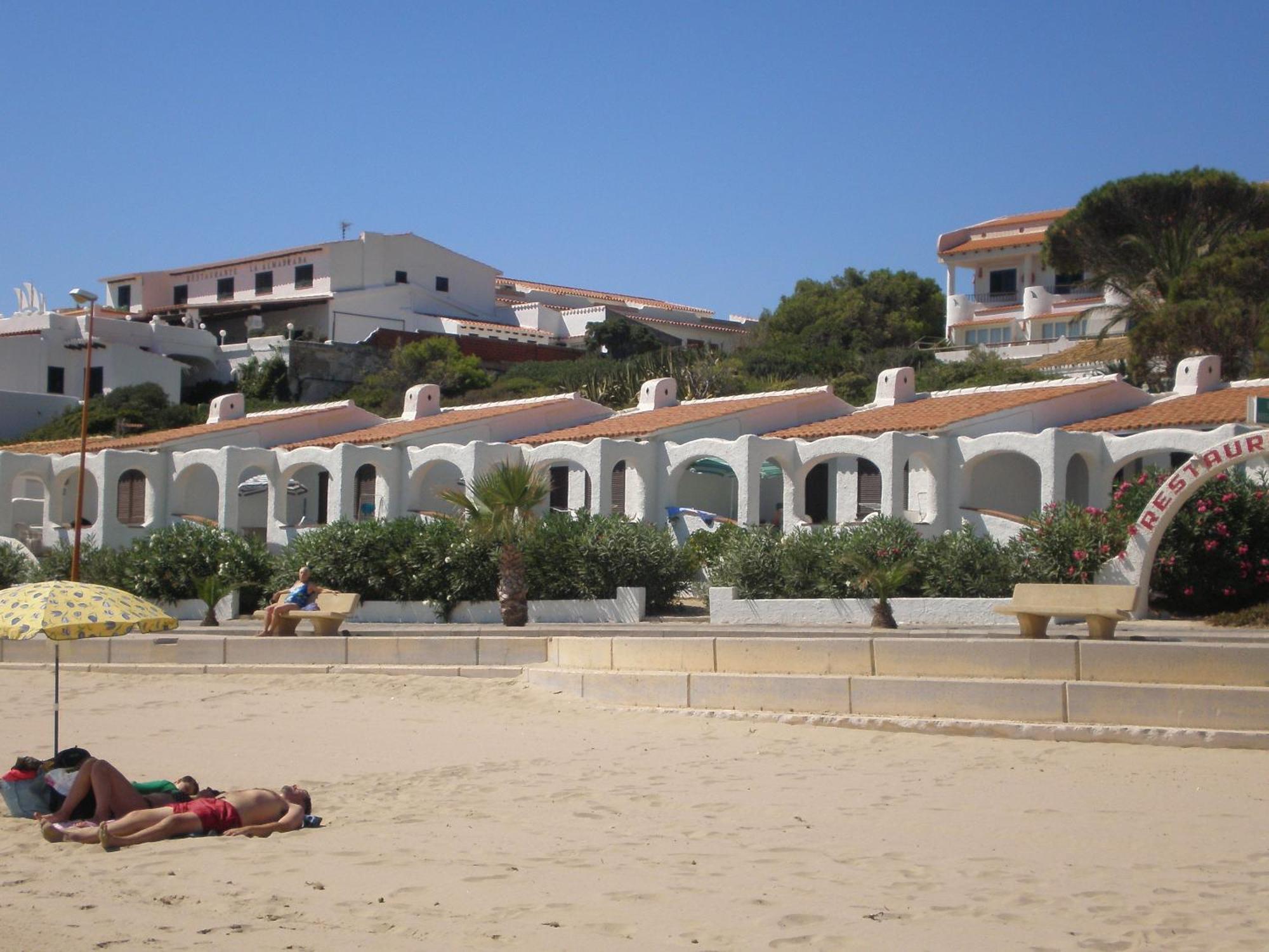 فندق هوتل ليوركا Platja de l’Almadrava المظهر الخارجي الصورة
